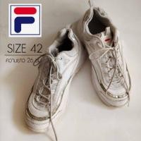 ราคา Fila Ray Hologram รองเท้าผ้าใบ size 42 มือสอง ของแท้ (3126201434)