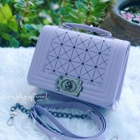 ราคา [พร้อมส่ง] กระเป๋าแฟชั่นสวยๆ สะพาข้างได้ ถือได้ อิเซ่ สีม่วงพาสเทล ภาพสินค้าร้านถ่ายเองค่ะ (19954487965)