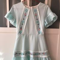 ราคา Used Lyn Around เดรสสีฟ้า ปักลายดอกไม้ ใส่แล้วคุณหนู ฟรุ้งฟริ้งไปอีก Size :XS อก31 ยาว29 (5311375974)