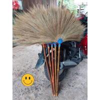 ราคา ไม้กวาดดอกหญ้าด้ามไม้ (20434691295)