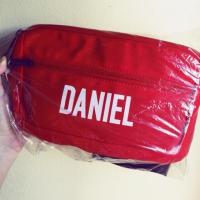 ราคา พร้อมส่ง กระเป๋าคาดอก Lap x Daniel Wanna one ลาย Daniel สีแดง (1629408547)