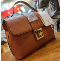 ราคา Redberry เรดเบอรี่ กระเป๋าสะพายข้าง พร้อมหูหิ้ว-ถือ รูปทรงนี้บอกเลยโดนใจมากไม่ว่าจะรูปแบบที่สวยหรู ดูดี มีชาติตระกูล (4144300126)