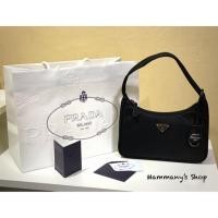 ราคา New✨ Prada Nylon Hobo Bag Re-Edition 2000 in black (7616759756)