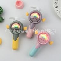 ราคา พัดลม พัดลมไร้สาย แบบพกพามินิสายรุ้งกระเป๋าไฟฟ้าพัดลมขนาดเล็กสร้างสรรค์รูปแบบใหม่มือถือสเตอริโอ ยูเอสบี ชาร์จส่องสว่างขนาดเล็ก (45453895007)