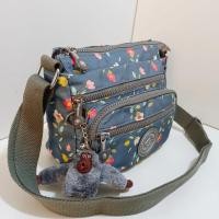 ราคา MONKEY KING กระเป๋าสะพายข้างผู้หญิง10นิ้ว ผ้ากันน้ำ มี5ช่องซิปมีซิปใน ขนาด24X16cm(มีลิงน้อยให้) (18478929763)