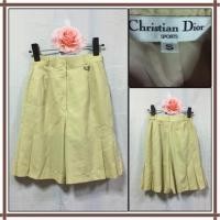 ราคา ⛩Christian Dior ของแท้ กระโปรงกางเกงจากญี่ปุ่น เนื้อผ้าผสม คอตตอน และ โพลีเอสเตอร์ ผ้าเนื้อดีนุ่มมากกก รายละเอียดเยอะ (1028362367)