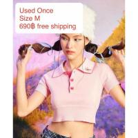 ราคา [ส่งต่อ] inci.bkk Floret Crop Top เสื้อ Knit โปโลครอปปักลายดอกไม้ (25069142502)