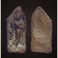 ราคา พระลีลากำแพงขาว เนื้อดินผสมว่าน กรุอาวาสน้อย จังหวัดกำแพงเพชร พิมพ์ตัดห้าเหลี่ยม หายาก (18278189492)