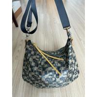 ราคา กระเป๋า ELLE มือสอง ของแท้% สภาพสวย ผ้าเคลือบกันน้ำ (28501647837)