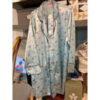 ราคา เสื้อคลุมใส่ทับชุดนอน ผ้าซาติน สีฟ้าลายดอกไม้ sizeM มือ1 (44000498657)