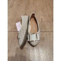 ราคา Flatshoes chrisse clior สีเบจ สีขาว โดย payless (27843204312)