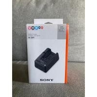 ราคา แท่นชาร์จแบตเตอรี่กล้อง Sony BC-QM1 แท้ศูนย์ไทย (25780059699)