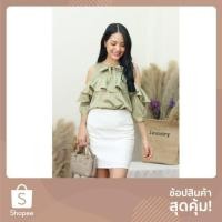 ราคา 2370เสื้อเว้าไหล่ระบายรอบตัว แต่งโบว์ด้านหน้า (7136541724)