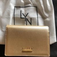 ราคา LYN กระเป๋าใส่บัตร ใส่แบงค์ สีทอง ของใหม่ (7503596620)