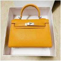 ราคา กระเป๋าหนังแท้ เป็นงานหนังนิ่ม สีเหลือง (6002252265)