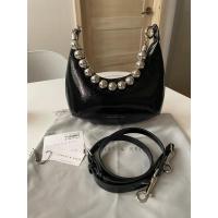 ราคา กระเป๋า Charles & Keith Hobo bag โซ่มุขเงิน มือสอง สภาพนางฟ้า ของแท้ % (23784295317)