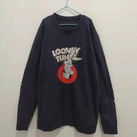 ราคา ✨PRELOVED PRELOVED PRELOVED PRELOVED✨เสื้อกันหนาว LOONEY TUNES CREWNECK (25328287772)