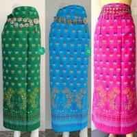 ราคา ผ้าถุงลายนกยูง แบบป้ายผูก ผ้าฝ้ายแท้พิมพ์ลาย มี3สี เย็บแล้วพร้อมใส่(มีเชือกมัดเอว) (6112696082)