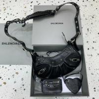 ราคา กระเป๋าคล้องศoulder สตรีสไตล์ Balenciaga ขนาดมินิ ผลิตจากหนังแท้ ออกแบบมาพร้อมสายโซ่แบบใหม่ (43377174756)