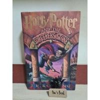 ราคา แฮร์รี่ พอตเตอร์ กับศิลาอาถรรพ์ ภาค1 ฉบับภาษาอังกฤษ HARRY POTTER AND THE SORCERER'S STONE มือ 2 ปกแข็ง (16485602384)