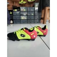 ราคา รองเท้าฟุตบอลเด็ก Lotto/junior (27918507009)