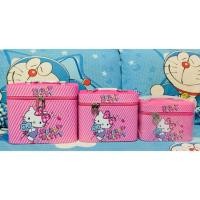 ราคา กระเป๋าเครื่องสำอางคิตตี้ ยกเซต 3 ใบ ใช้โค้ด BARQ รับส่วนลด 100฿ (1656462918)