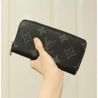 ราคา กระเป๋าสตางค์ใบยาว*มือสอง*สภาพดี (41223868350)