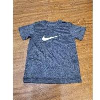 ราคา ส่งฟรี! ใหม่ป้ายห้อย เสื้อ Nike เด็กแท้ ขนาด 5-6 ขวบ จากอเมริกา (22434883944)