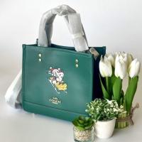 ราคา กระเป๋าสะพายข้างทรงโทส Coach Disney X Coach Dempsey Tote 22 With Sled MotifCM844# (25323287626)
