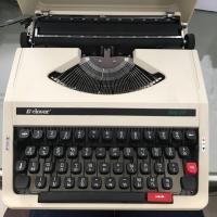 ราคา เครื่องพิมพ์ดีด กระเป๋าหิ้ว (2355425032)