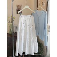 ราคา DT50 LEVEL MIDI SKIRT พร้อม TWO-LAYER EMBROIDERED ดอกไม้เล็กๆ PATTERN QCCC (26740316566)