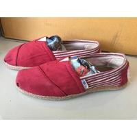ราคา TOMS แท้ % รองเท้ามือสอง ความยาว 22.5 cm. (1633632716)