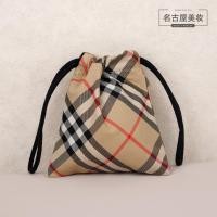 ราคา [Beauty House] BURBERRY BURBERRY Classic Plaid Drawstring Bag Counter Gift Cosmetic Bag Windbreaker Series High-End Storage (40876997080)