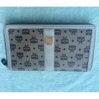 ราคา กระเป๋าถือ กระเป๋าสตางค์ ซิปรอบ MCM แท้ สภาพใหม่ (17693848963)