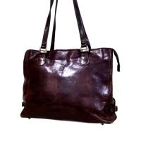 ราคา Vera Pelle กระเป๋าหนังแท้ สะพายไหล่ สะพายข้าง กระเป๋ามือสอง กระเป๋าสะพายผู้ชายผู้หญิง leather shoulder bag yonnvintage (24106409719)