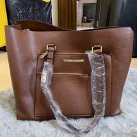 ราคา กระเป๋าโท้ท ลาย Steve Madden Betsey Johnson สีน้ําตาล (21485801869)