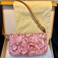 ราคา Louis Vuitton Limited Edition Pochette (3108244045)