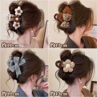 ราคา Retro Chanel สไตล์ โบว์คว้าคลิป อุปกรณ์เสริมผมสำหรับผู้หญิง ดีไซน์ใหม่ ปี 2025 กับความหรูหราและทรงผมขนาดใหญ่ (52252455678)