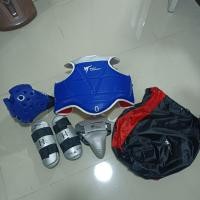 ราคา ส่งต่ออุปกรณ์เทควันโดไซส์ 0 ยกชุด | WORLD TAEKWONDO ใช้น้อย พร้อมกระเป๋า เกราะเทควันโดมือสอง (29977158855)