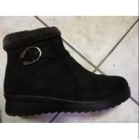 ราคา รองเท้าบูทสั้นหนังกลับหุ้มข้อ​ Trend ของแท้ (6017210237)