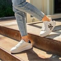 ราคา แท้ MLB Chunky Classic heel Monogram NY รองเท้าผ้าใบ รองเท้าเสริมส้น สีขาว/สีครีม โลโก้ NY สีดำ สีเบจ สีทอง (14231707380)