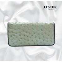 ราคา กระเป๋าสตางค์ใบยาว หนังนกกระจอกเทศ สีเขียวอ่อน T534 (27962977868)