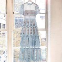 ราคา เดรสลูกไม้ งานป้าย self-portrait (3928294398)