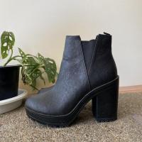 ราคา บูท H&M มือสองสภาพใหม่มาก (15940718955)