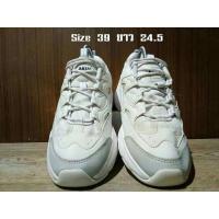 ราคา รองเท้า akiii classic แบรนด์แท้มือสอง (22729092911)