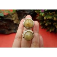 ราคา แหวนแก้วไหมทอง ตัวเรือนเงินแท้ สอดหางช้าง (21630615432)