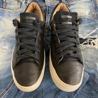 ราคา TOMS รองเท้าผ้าใบ หนังดำ 7us 38EU 24cm มือสอง สภาพพร้อมใช้ (22924840494)