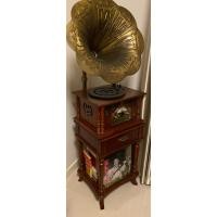 ราคา เครื่องเล่นแผ่น เสียง ปากแตร ยังไม่ผ่านการใช้งาน หายาก พร้อมขาตั้ง (27020632480)