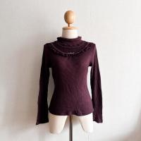 ราคา Axes femme | เสื้อคอเต่าสีเลือดหมู แต่งระบายลูกไม้ เสื้อมือสอง เสื้อมือสองญี่ปุ่น coquette (26508650843)