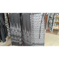 ราคา กระโปรง ผ้าถุงผ้าฝ้ายสีดำ ทรงจิรดา (88066358)